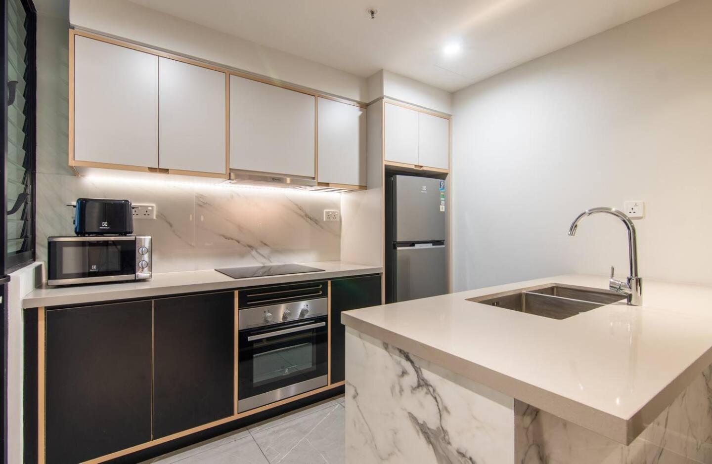 Luxury 2 Or 3Br Apartment In Dist 1 N Pool, Gym, Airport Pickup مدينة هوشي منه المظهر الخارجي الصورة