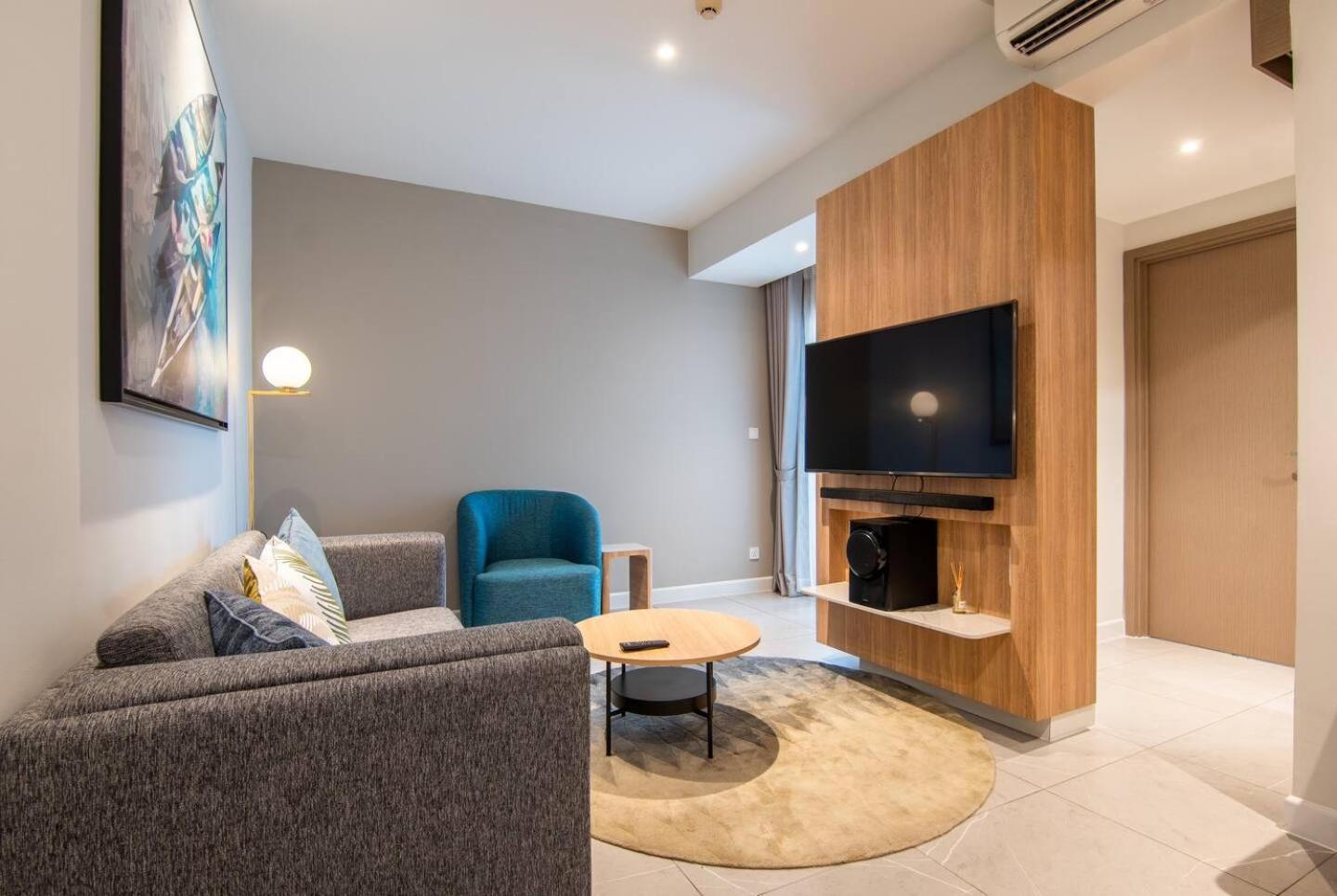 Luxury 2 Or 3Br Apartment In Dist 1 N Pool, Gym, Airport Pickup مدينة هوشي منه المظهر الخارجي الصورة