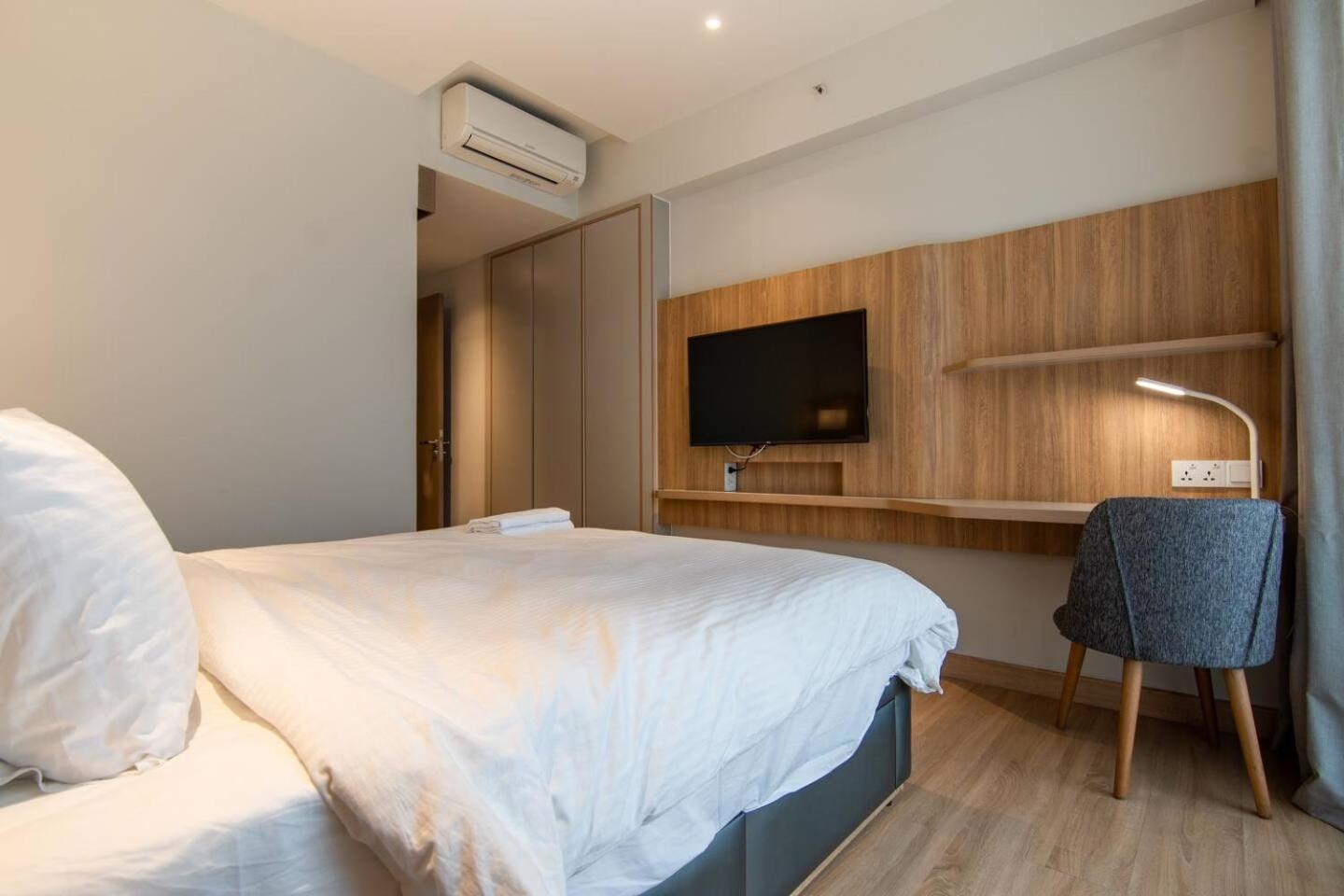 Luxury 2 Or 3Br Apartment In Dist 1 N Pool, Gym, Airport Pickup مدينة هوشي منه المظهر الخارجي الصورة