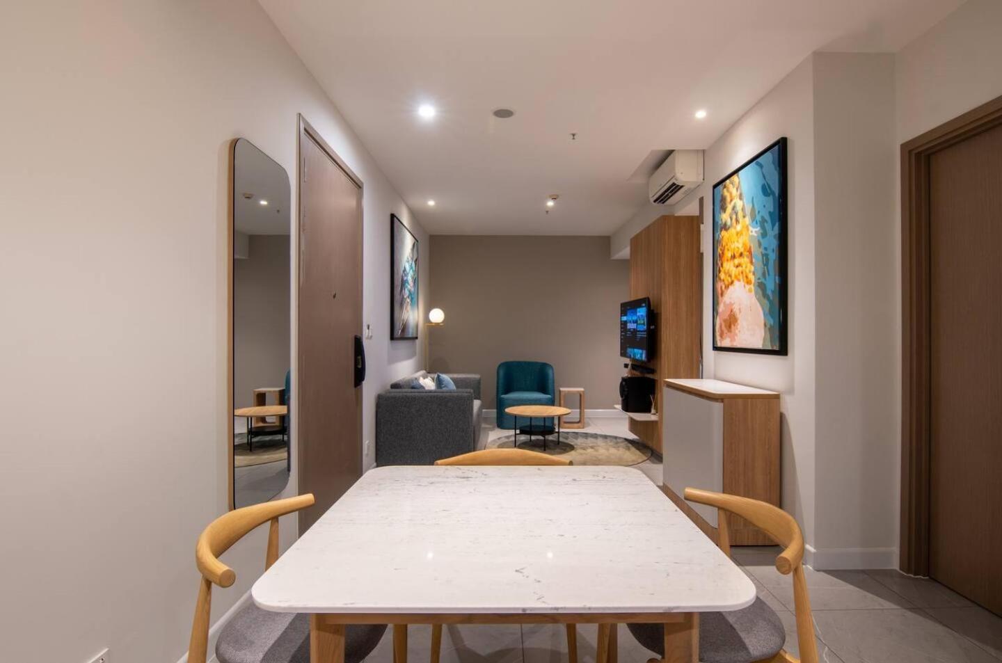 Luxury 2 Or 3Br Apartment In Dist 1 N Pool, Gym, Airport Pickup مدينة هوشي منه المظهر الخارجي الصورة